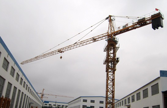 方圓、塔機(jī)