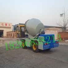 湖北赤壁帶自上料攪拌車(chē)廠家說(shuō)明，1.6立方2方流動(dòng)式自裝料自拌水泥罐車(chē)價(jià)格